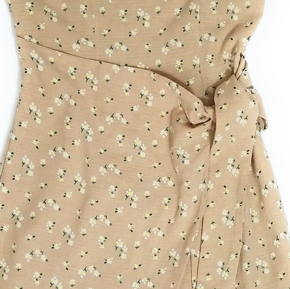 MAJORELLE NWT Womens Anna Floral Printed Wrap Dress in Tan Ditsy Size S - Picture 7 of 8